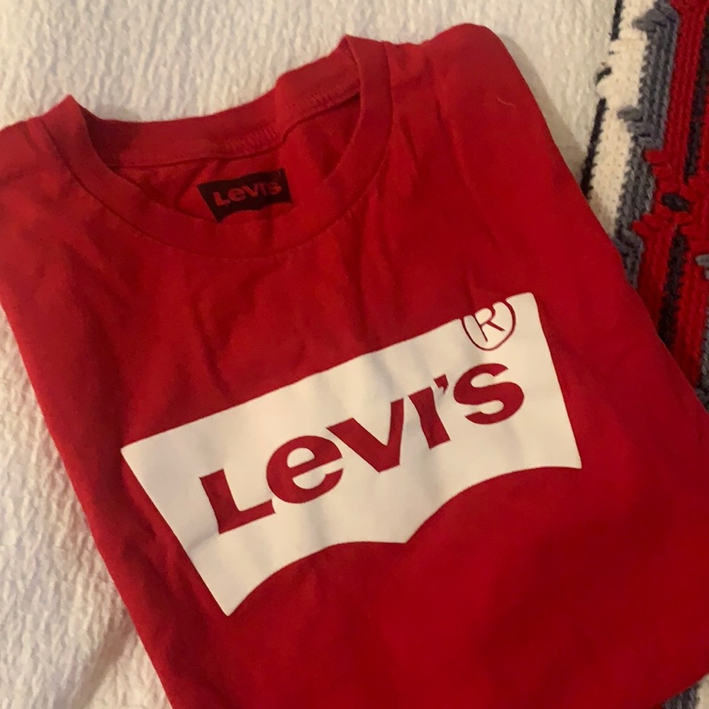 Levi’s T-shirt